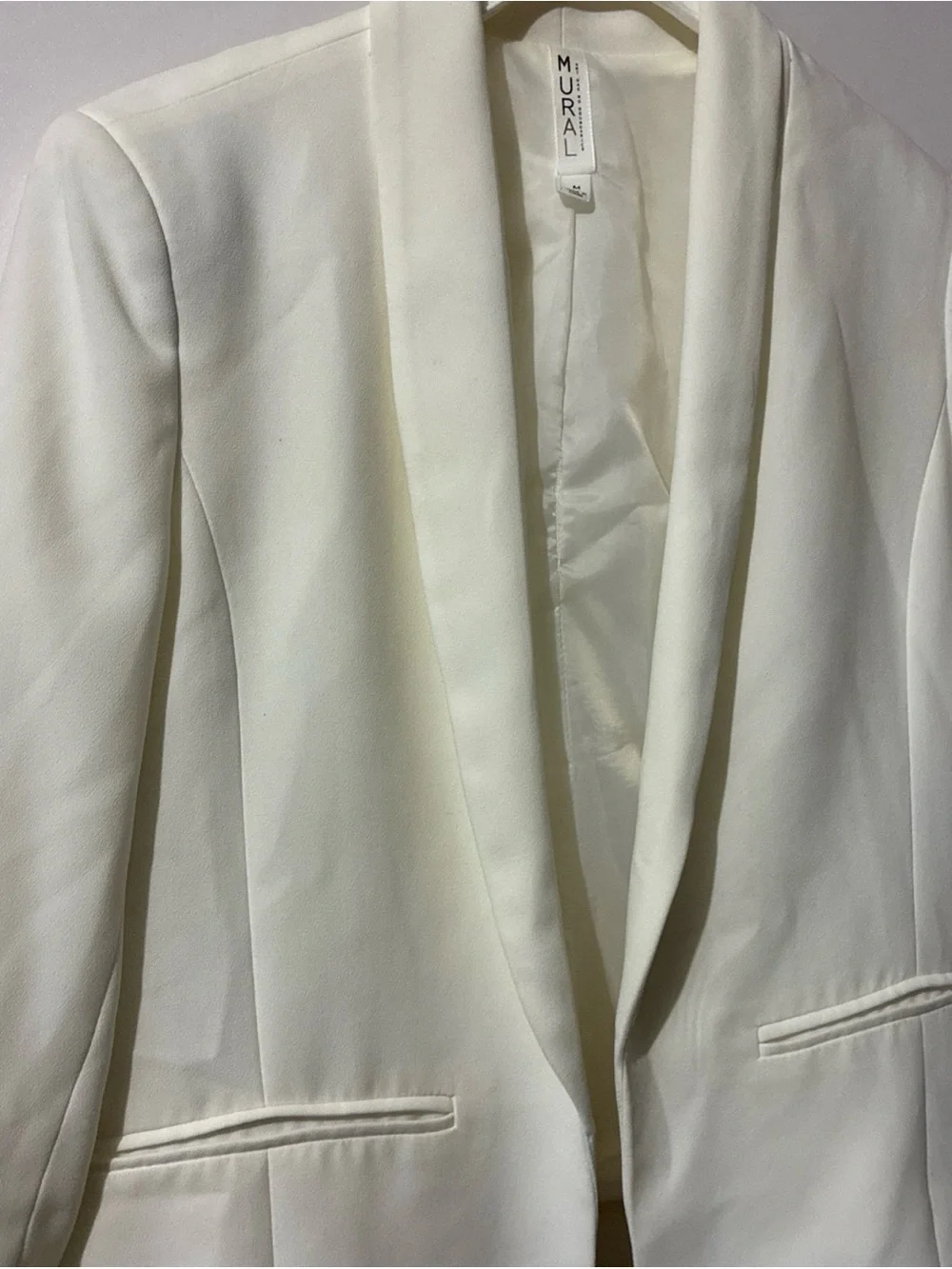 MURAL LA- Woman’s White Crop Blazer Open Front Sz Med EUC MSRP $75 Office|Staple